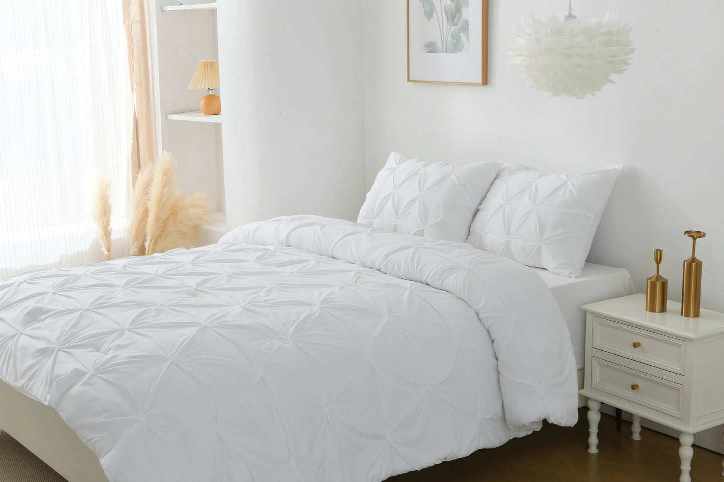 3 piece Pintuck King Comforter Set